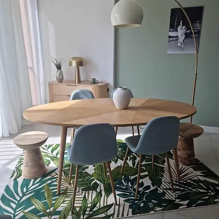 L ' Eden Apartment