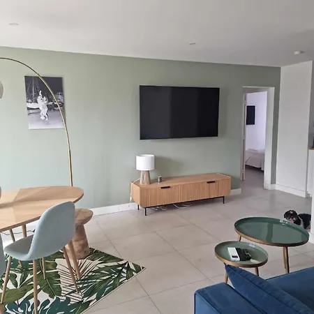 L ' Eden Apartment *